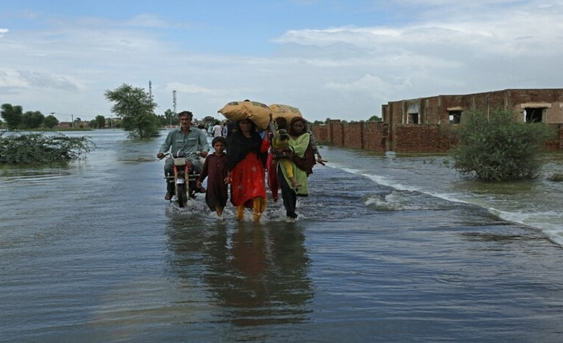 Pakistan'da ulusal acil durum: Sel felaketinde yaklaşık bin kişi öldü