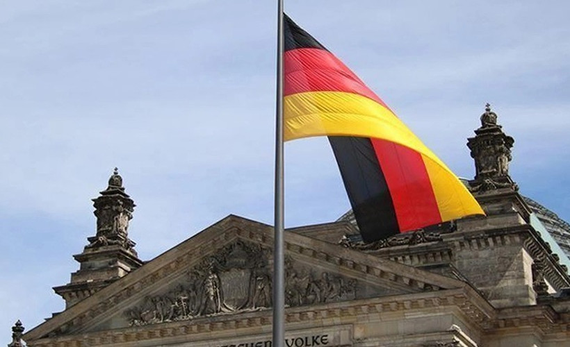 Almanya'da, mültecilerin kaldığı bina kundaklanmaya çalışıldı