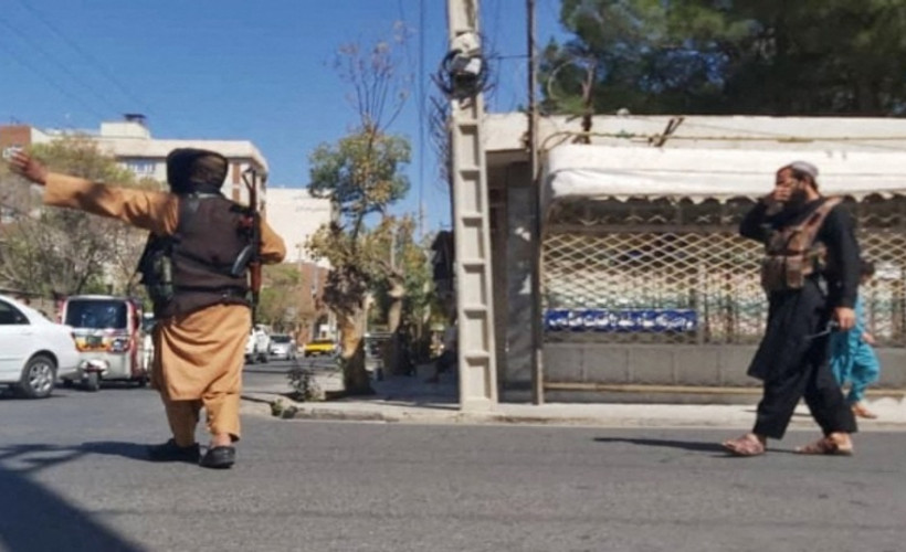 Taliban'ın valisine ofisinde suikast: IŞİD'le mücadele ile tanınıyordu