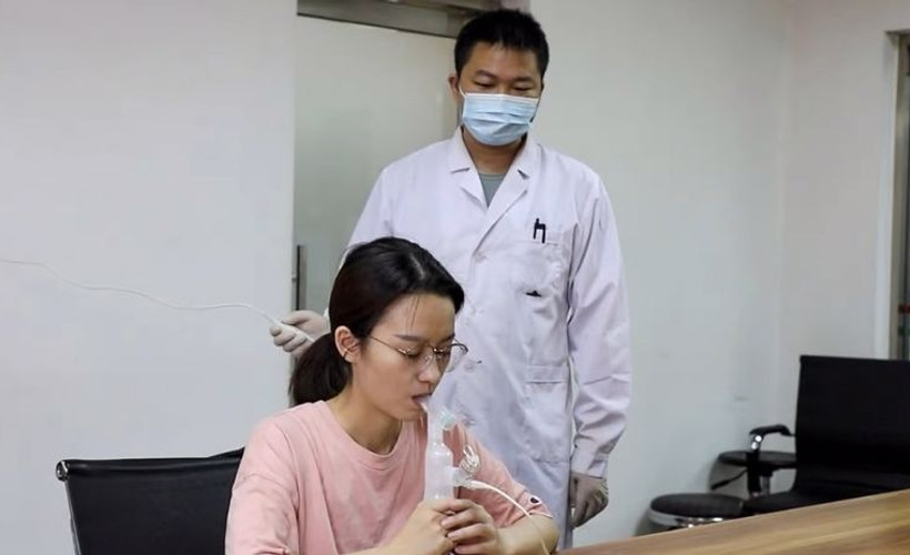 Dünyada ilk: Çin'den sprey Covid-19 aşısına onay