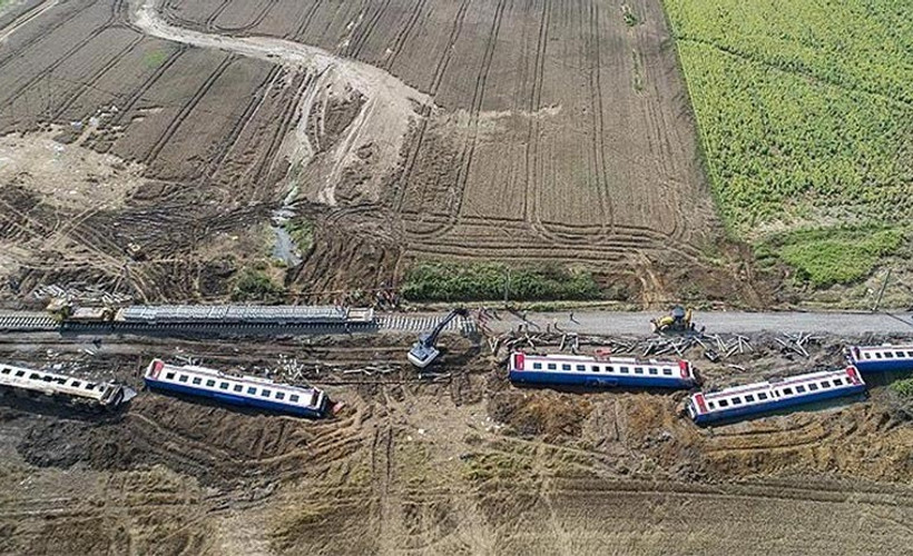Özgür Özel, Çorlu Tren Katliamı'nda ölenleri andı: Kamu görevlileri yargılamaya dahil edilene kadar...