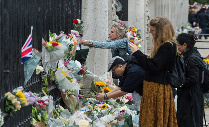 Bazı Arap ülkeleri Kraliçe 2. Elizabeth'in ölümü nedeniyle yas ilan etti