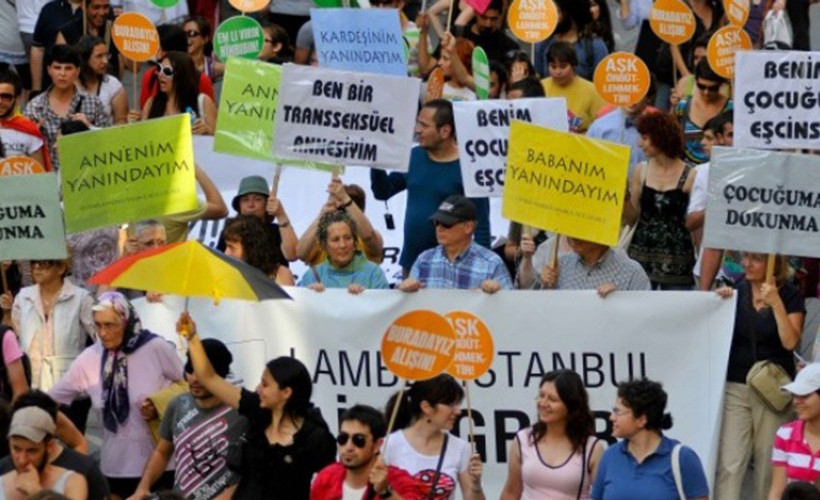 LİSTAG’dan LGBTİ+ karşıtı yürüyüş için açıklama: Yürüyeceklermiş, lütfen yürüsünler