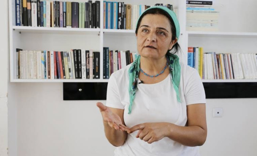 Kadın hakları aktivisti Aras'ın davası ertelendi