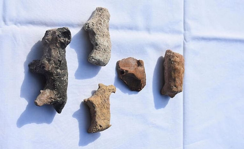 Ulucak Höyüğü'nde 8 bin 500 yıllık heykelcikler bulundu