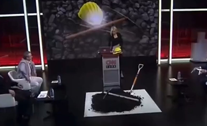 CNN Türk maden katliamına 'yakından baktı': Stüdyoya kömür yığdılar