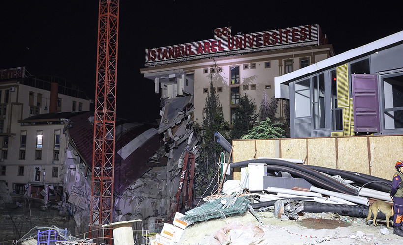 İstanbul’da tedbir amaçlı boşaltılan üniversite binası çöktü: Altı apartman tahliye edildi