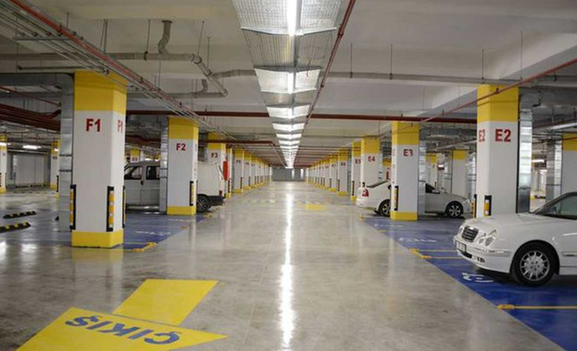 İstanbul'da AVM otoparklarında '3 saat ücretsiz' kuralına uyulmuyor
