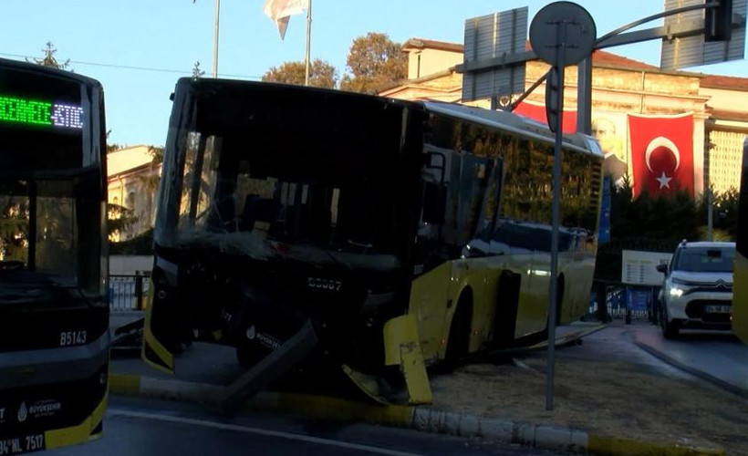 Küçükçekmece'de İETT otobüsü yoldan çıktı