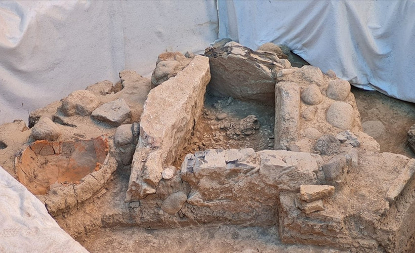 İzmir'deki Yassıtepe Höyüğü'nden Miken uygarlığına ait buluntular çıkarıldı