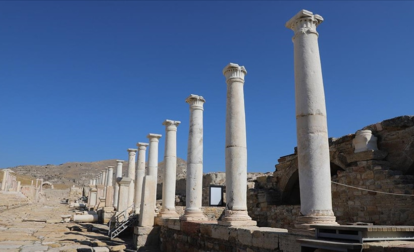 Denizli Buldan'daki Tripolis Antik kentinde 1500 yıllık taş kesme atölyesi bulundu