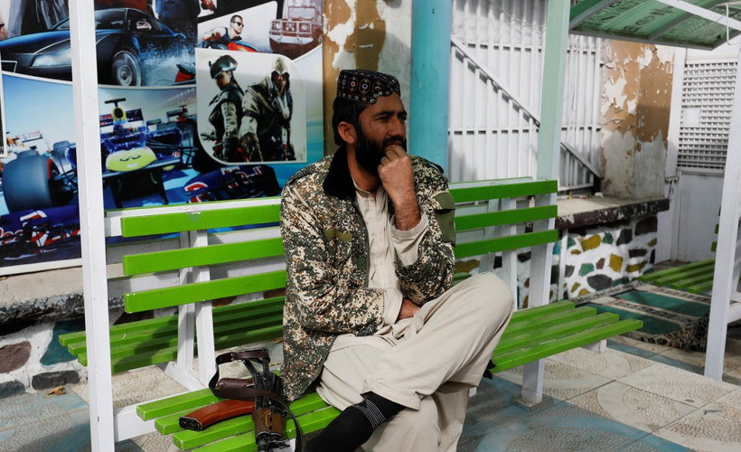 Taliban rejimi kadınların park ve spor salonlarına gitmesini yasakladı