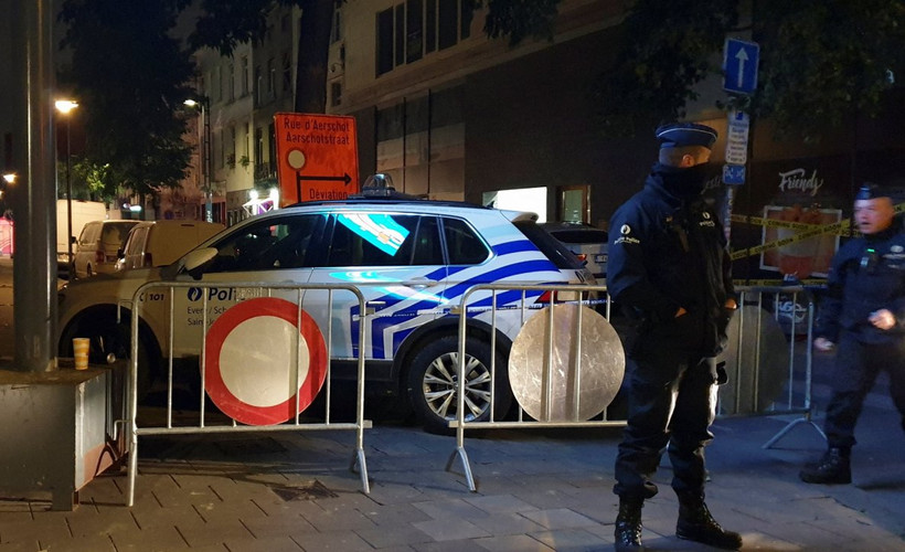 Brüksel'de polise bıçaklı saldırı: Failin 'radikalleşmiş Müslümanlar listesinde' olduğu açıklandı