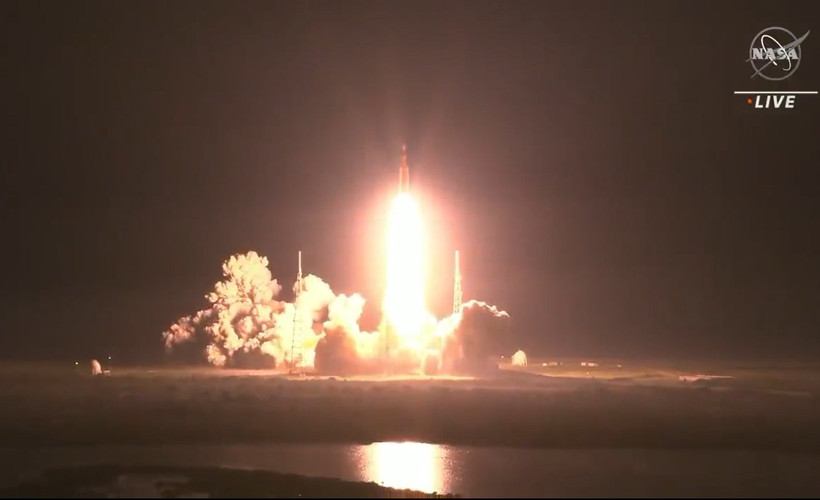 NASA, Ay görevi için Artemis 1 roketini fırlattı