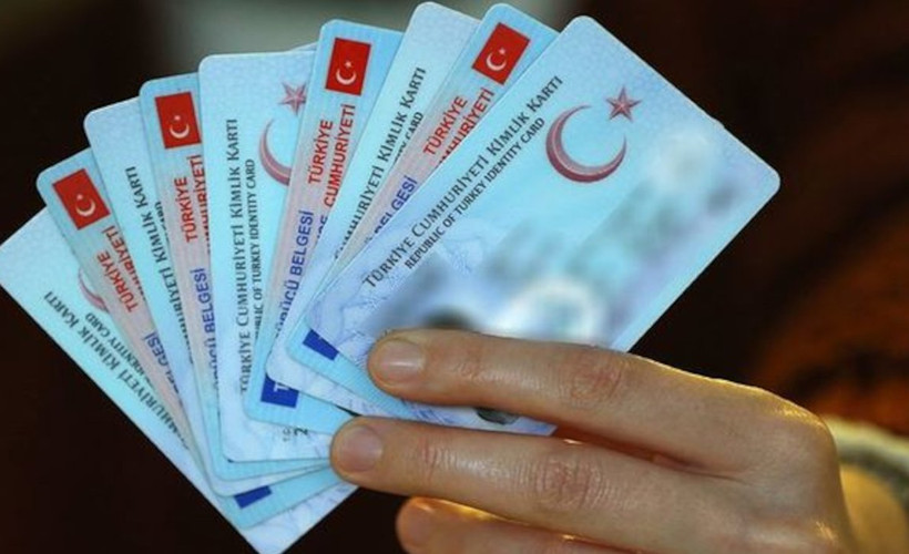 Nüfusun yüzde 15'i çipli kimlik kartına geçmedi