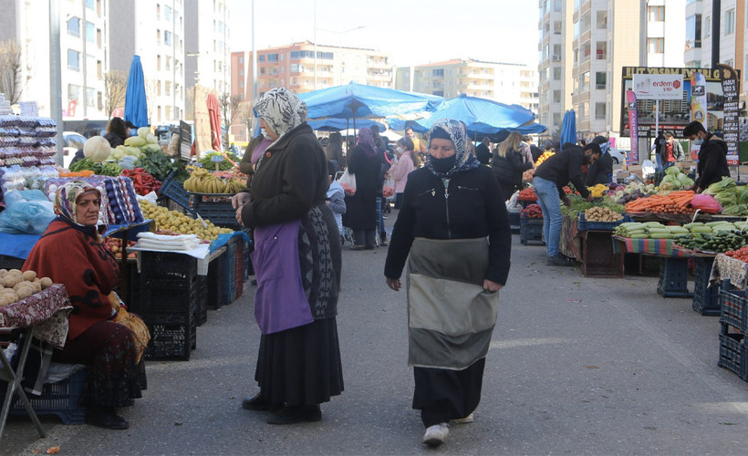 Jiyan Semt Pazarı’ndaki kadınlar nöbette: Pazar alanları erkeklere verildi