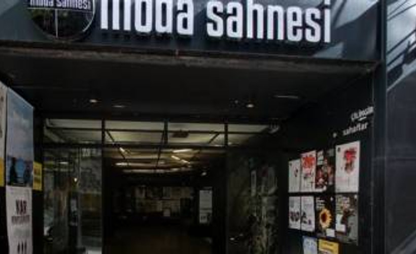 Moda Sahnesi'nden Bakan Ersoy'a tepki: Neden bir tiyatroyu hedef gösterdiniz?