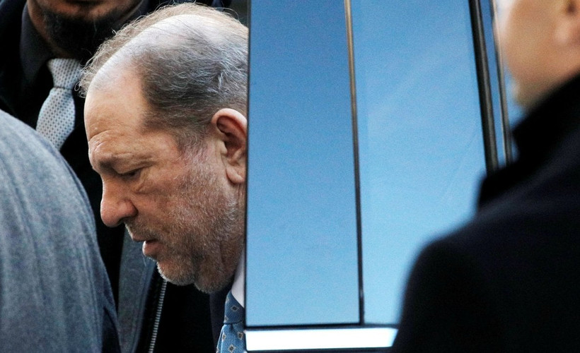 Eski yapımcı Harvey Weinstein tecavüz ve cinsel saldırıdan suçlu bulundu