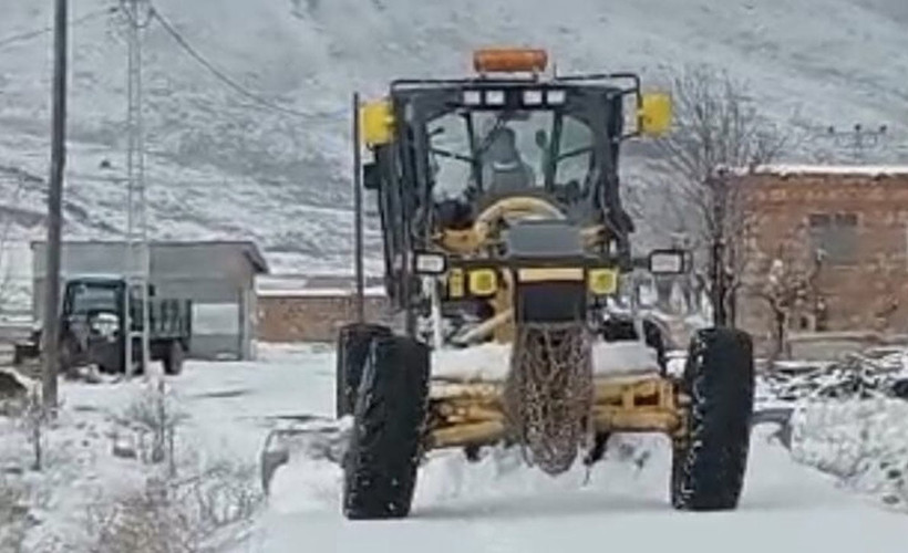Dersim ve Malatya'da kar yağışı nedeniyle yollar kapandı