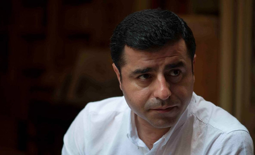 Demirtaş'tan seçim heyecanını küçümseyip 'moral bozanlara' tepki