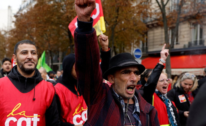 Fransa'da sendikalar emeklilik düzenlemesine karşı greve hazırlanıyor