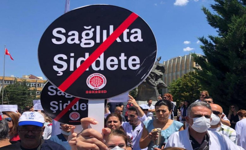 Doktoru silahla tehdit eden muhtara tutuklama