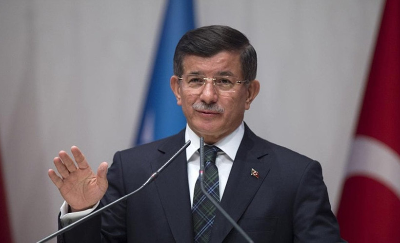 Davutoğlu'ndan deprem bölgelerinde 'havadan gıda ikmali' önerisi