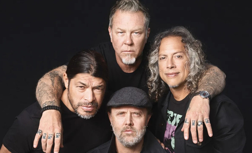 Metallica'dan deprem bölgesine 250 bin dolar bağış