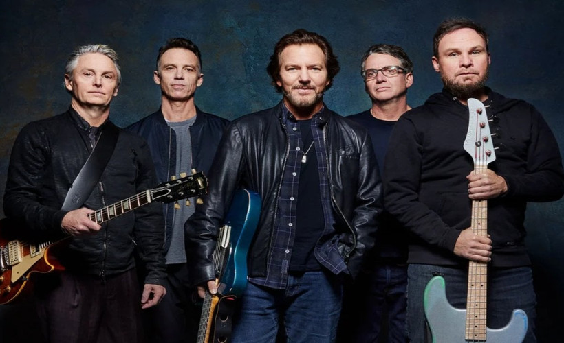 ABD'li rock grubu Pearl Jam'den depremzedelere destek