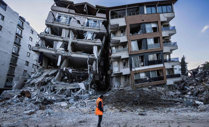 Deprem bölgesi için üç günde 6 milyarlık sekiz ihale yapıldı