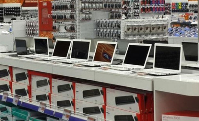Teknoloji tekelleri mağazaları küçültüyor