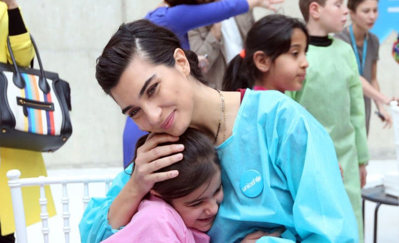 Oyuncu Tuba Büyüküstün Antep'ten çocuklar için seslendi: Bir sürü şeye ihtiyacımız var