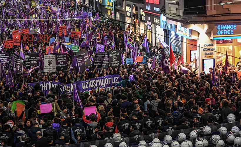 Kadınlardan İstanbul Feminist Gece Yürüyüşü'nün yasaklanmasına tepki: 8 Mart yasaklanamaz!