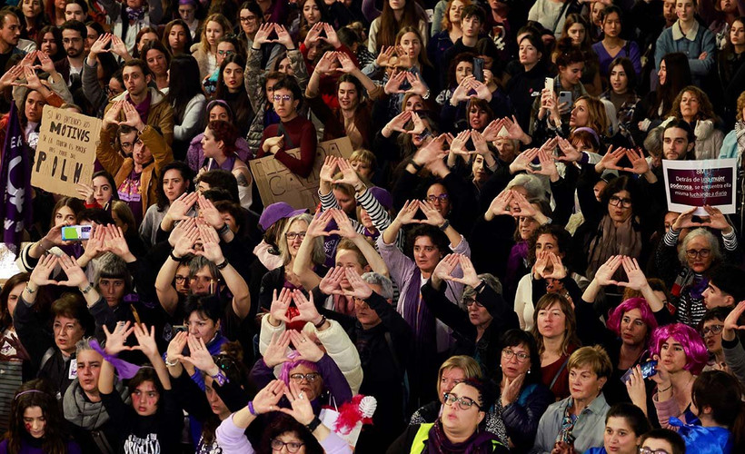 İspanya'da feminist hareket yine ayrıştı: Madrid'de ayrı, Barselona'da birleşik miting düzenlendi