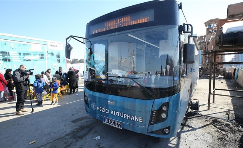 Hatay'a afetzede çocuklar için gezici kütüphane gönderildi