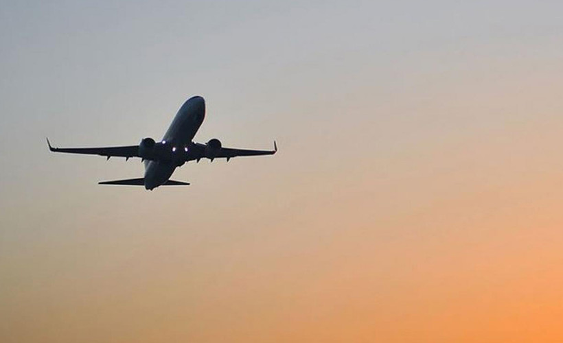 İki havayolu şirketi İsrail'e uçuşları durdurdu