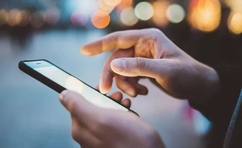 İthal cep telefonlarına getirilen gümrük zammı kaldırıldı