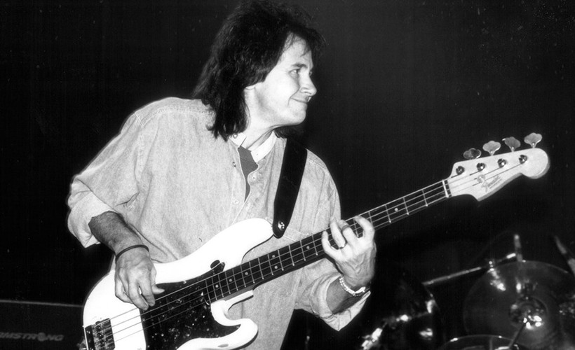 Rolling Stones ve Billy Idol'ın bas gitaristi John Regan öldü