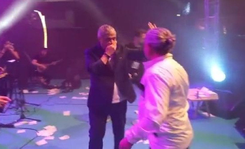 AKP konserinde yangın çıktı: Şarkıcı Cengiz Kurtoğlu ve Bakan Nebati alandan çıkarıldı