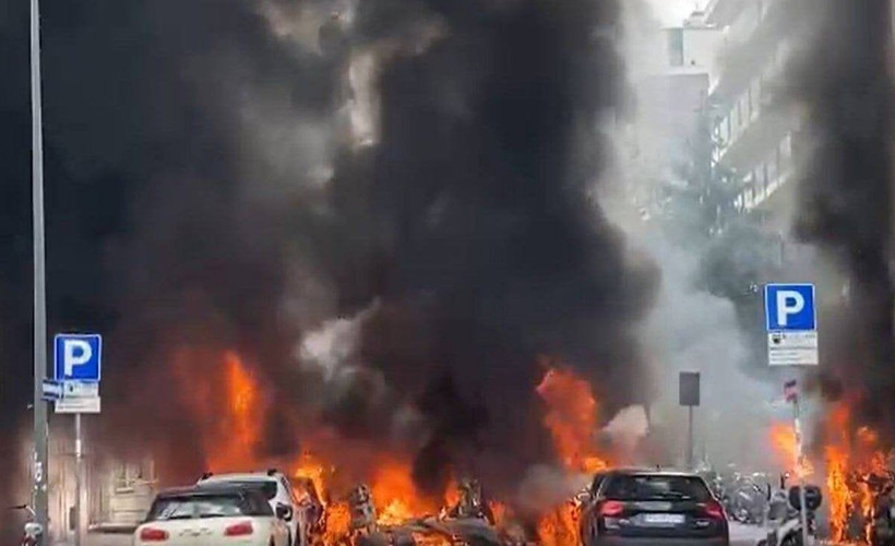 Milano'da oksijen tüpü yüklü kamyonet patladı, şoför hafif yaralı
