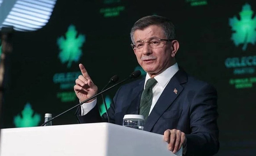 Davutoğlu, 'grup toplantısı' paylaşımını tepkiler üzerine sildi