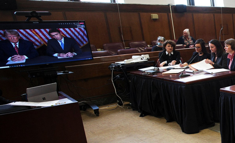 Porno yıldızına sus payı ödemesi davası: Trump, New York'taki duruşmaya video konferans bağlantısıyla katıldı