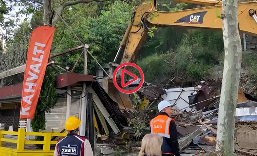İBB, Üsküdar'daki kaçak kafelerden birini daha yıktı