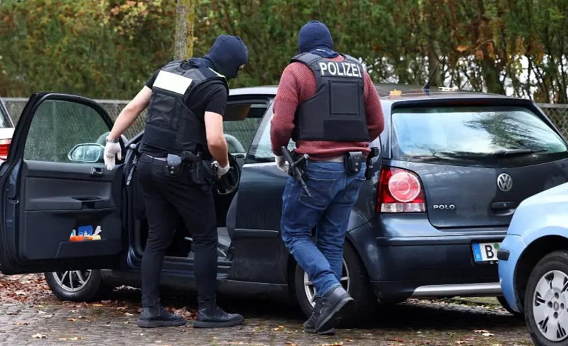 Almanya'da IŞİD operasyonu: Polis baskınlarında yedi kişi gözaltına alındı
