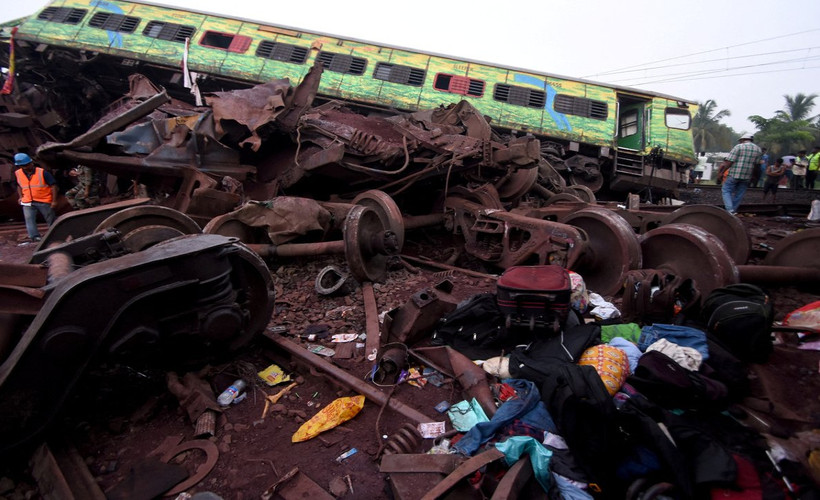 Hindistan'da 288 kişi öldü: Tarih boyunca meydana gelen büyük tren kazaları