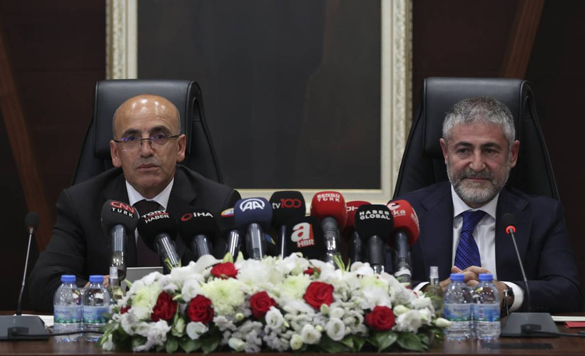 Hazine ve Maliye Bakanlığı'nda tören: Nureddin Nebati görevini Mehmet Şimşek'e devretti