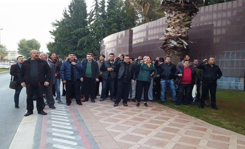 Ege Üniversitesi işçileri, rektörü protesto etti