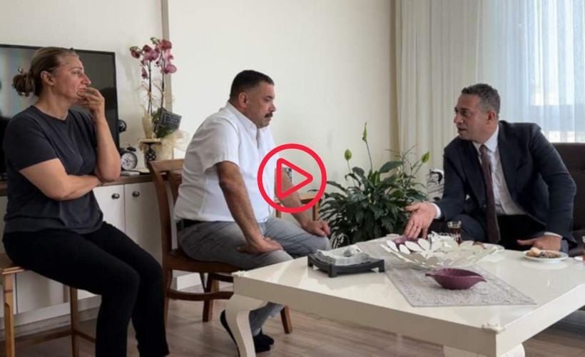 Erdoğan afişine bıyık çizdiği için tutuklanan M.K.'nin babası: Bu çocuk 16 yaşında