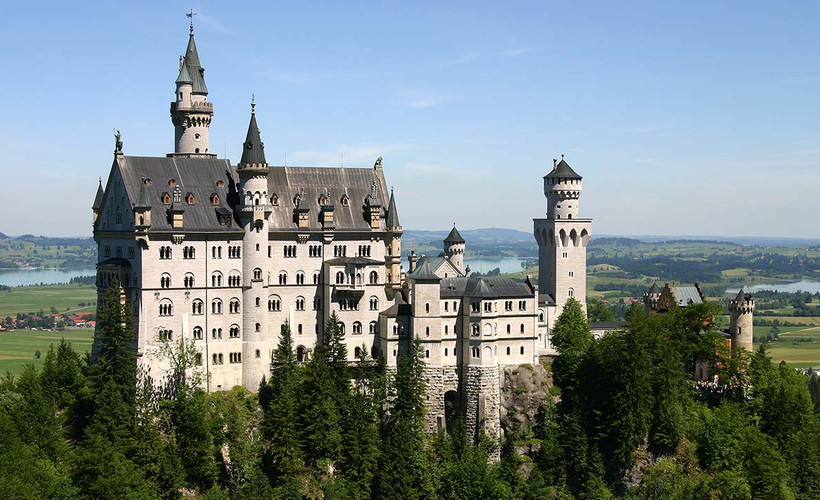 Almanya'da bir erkek, iki kadın turisti taciz edip uçuruma attı: Bir ölü, bir yaralı