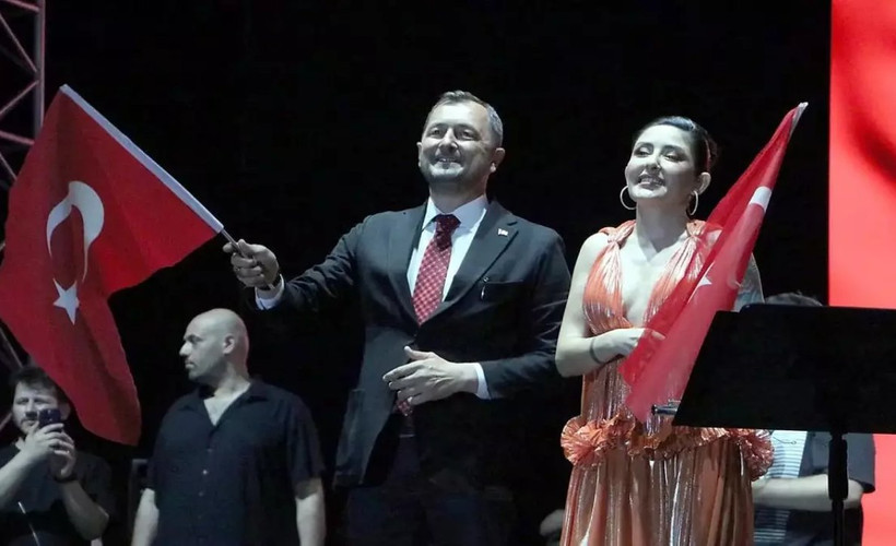 Melek Mosso konseriyle gündeme gelen Süleymanpaşa Belediye Başkanı Cüneyt Yüksel, istifa etti